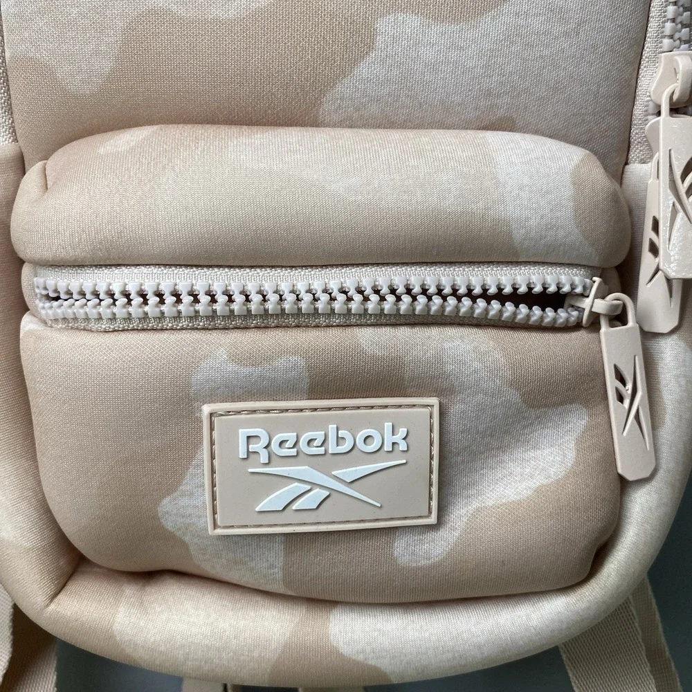 Reebok Align Womens/girls Mini Backpack in Oatmeal Mauve‎ Camo. NWOT 9x8.5x3